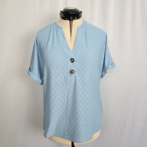 Flamingals Short Sleeve Blouse Women's XL Light Blue Notched V-Neck Eyelet NWT